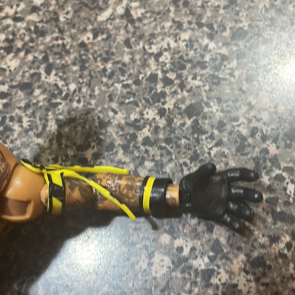 Rey mysteryo elite 4 months old good condition black yellow tattoos - Picture 4 of 5